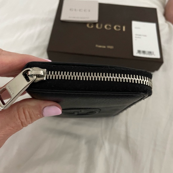 Ladies NWT Gucci zip around wallet - Picture 2 of 8